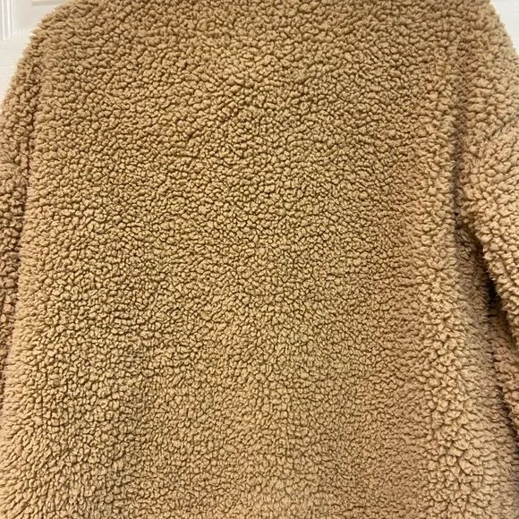 EUC. Thread and Supply cropped oversized teddy coat - Picture 4 of 5